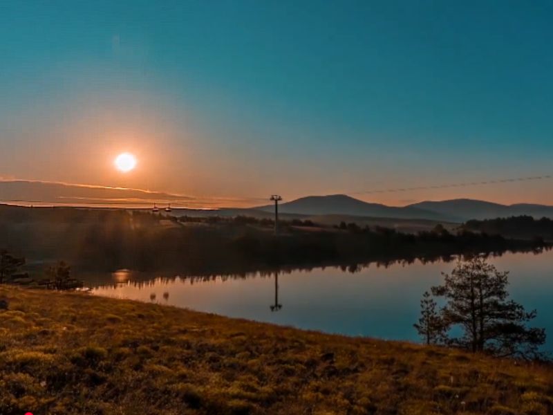 Panoramski pogled, miran pejzaž, netaknuta priroda i dah slobode—lepota Zlatibora u punom sjaju